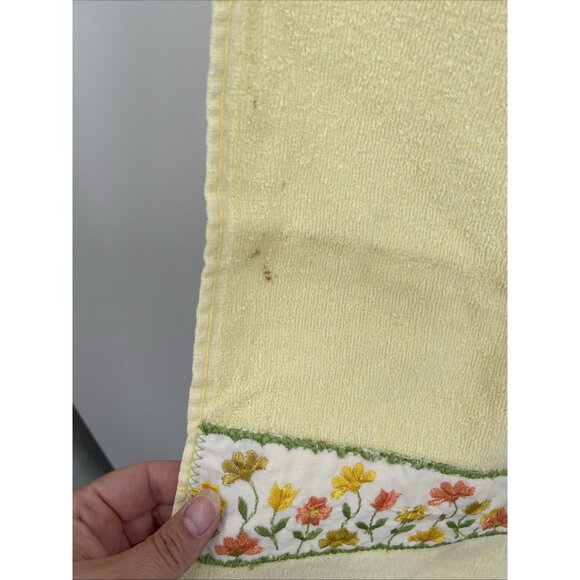 3 Vintage Irregulars Yellow Bath Towels Embroidered Flower Hand Towel Retro - Picture 11 of 14